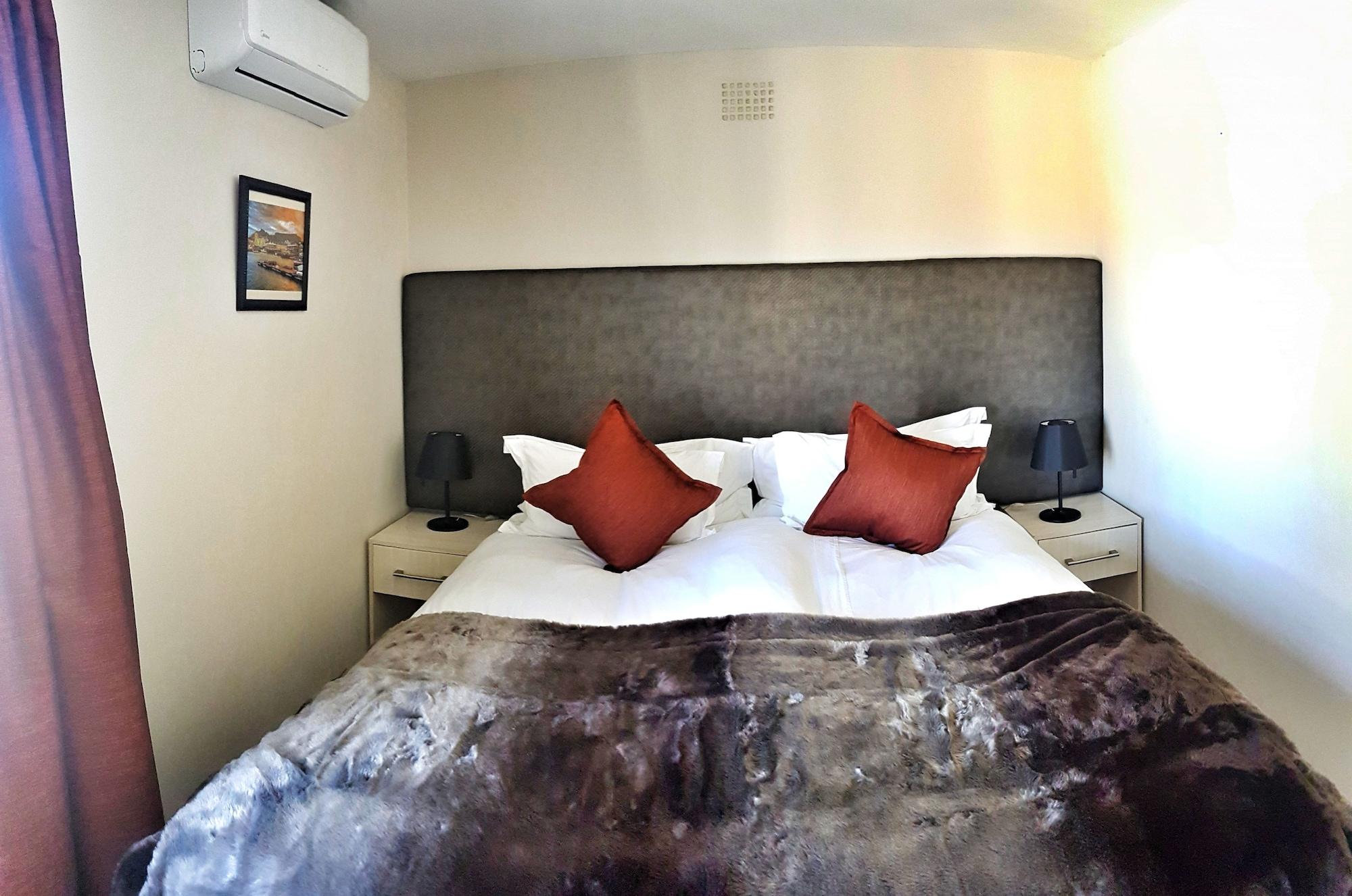 โนวา คอนสแตนเตีย บูติค เรซิเดนซ์ Hotel เคปทาวน์ ภายนอก รูปภาพ