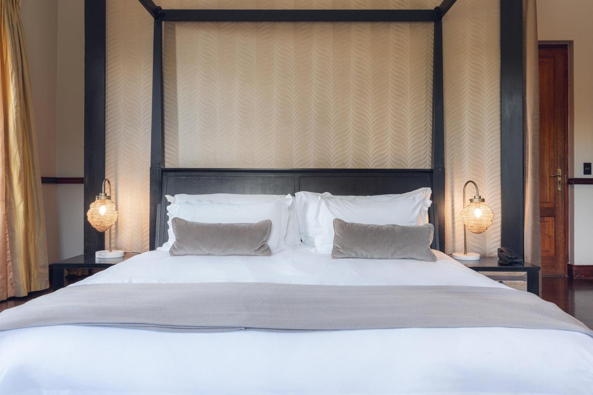 โนวา คอนสแตนเตีย บูติค เรซิเดนซ์ Hotel เคปทาวน์ ภายนอก รูปภาพ