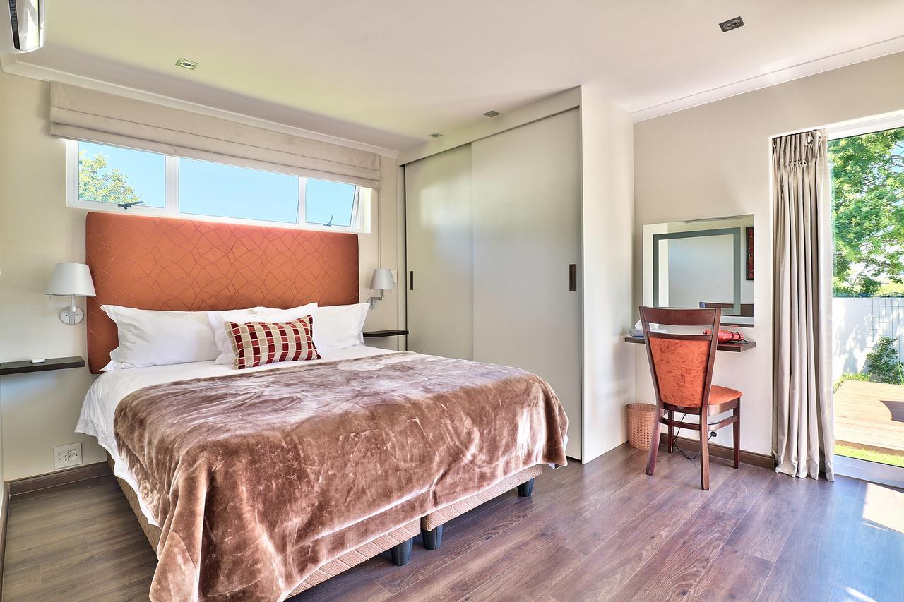 โนวา คอนสแตนเตีย บูติค เรซิเดนซ์ Hotel เคปทาวน์ ภายนอก รูปภาพ